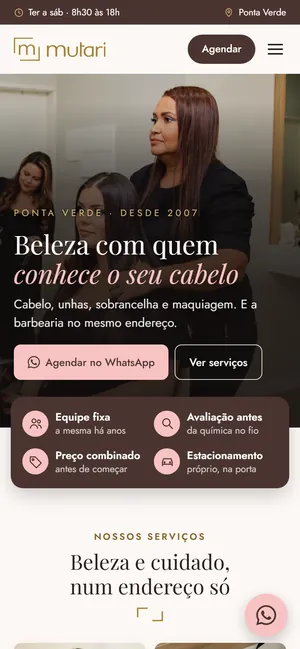 Site de um salão de beleza aberto no celular